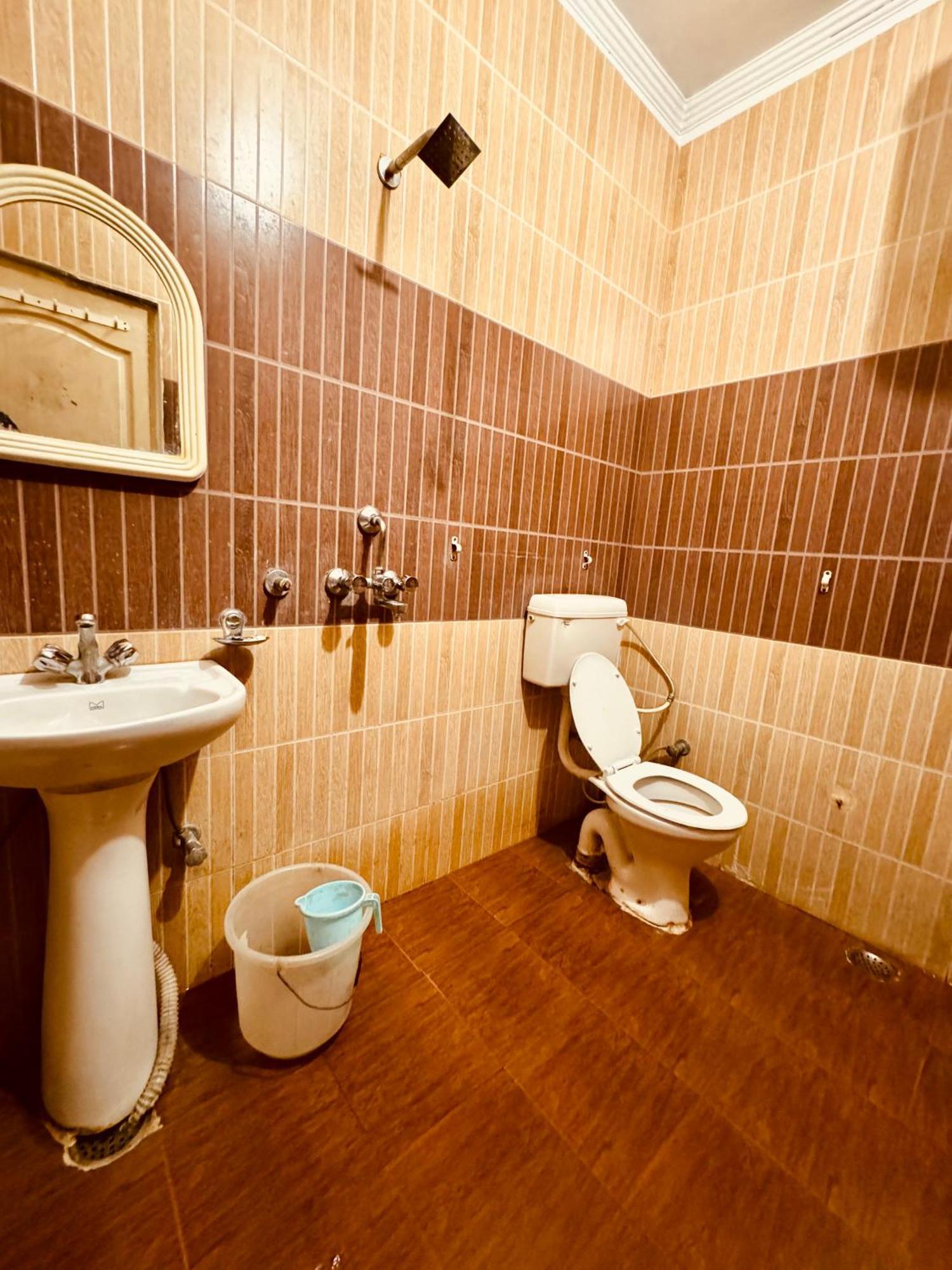 Qube House Bnb Rishīkesh Eksteriør billede