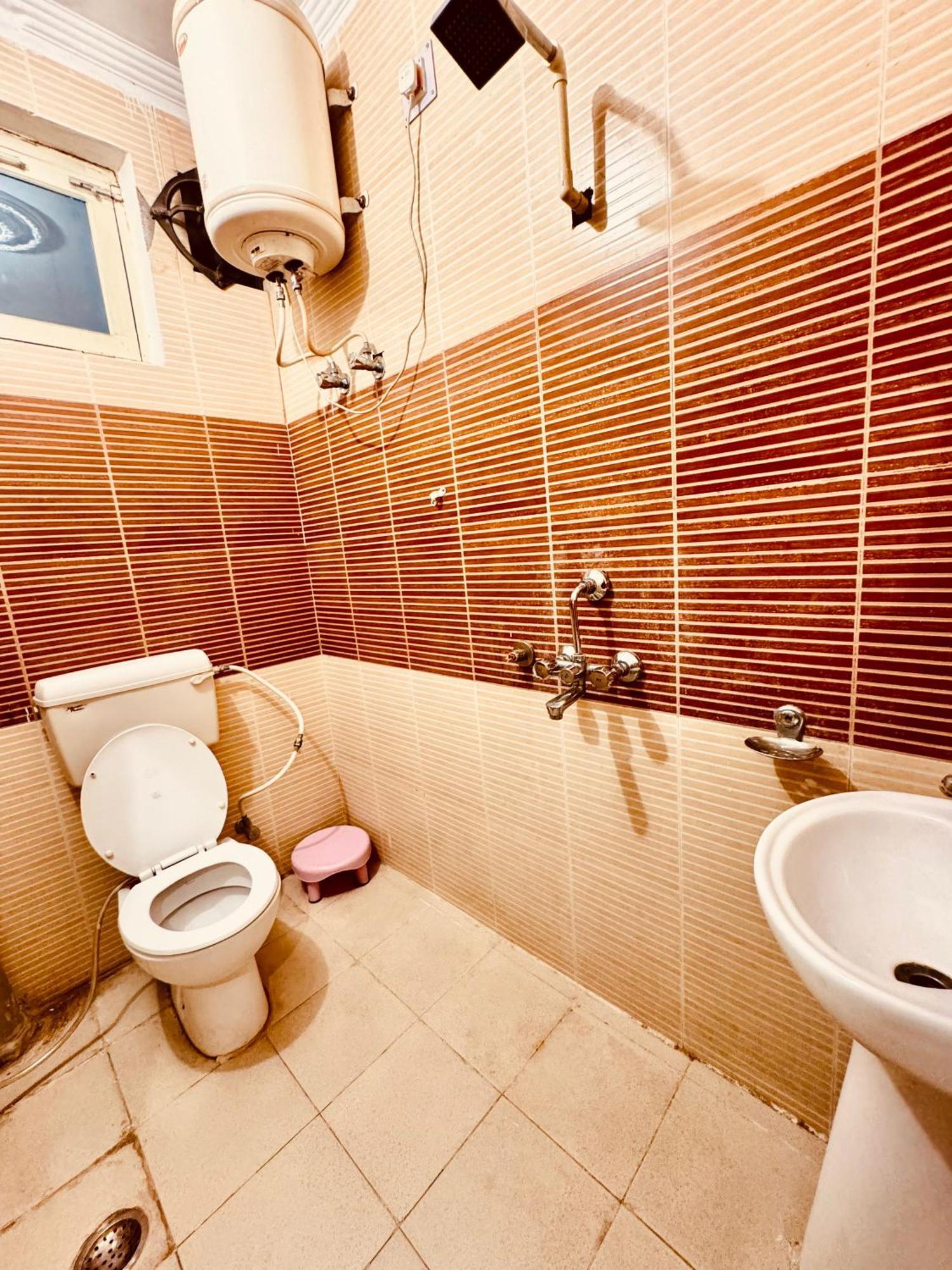 Qube House Bnb Rishīkesh Eksteriør billede